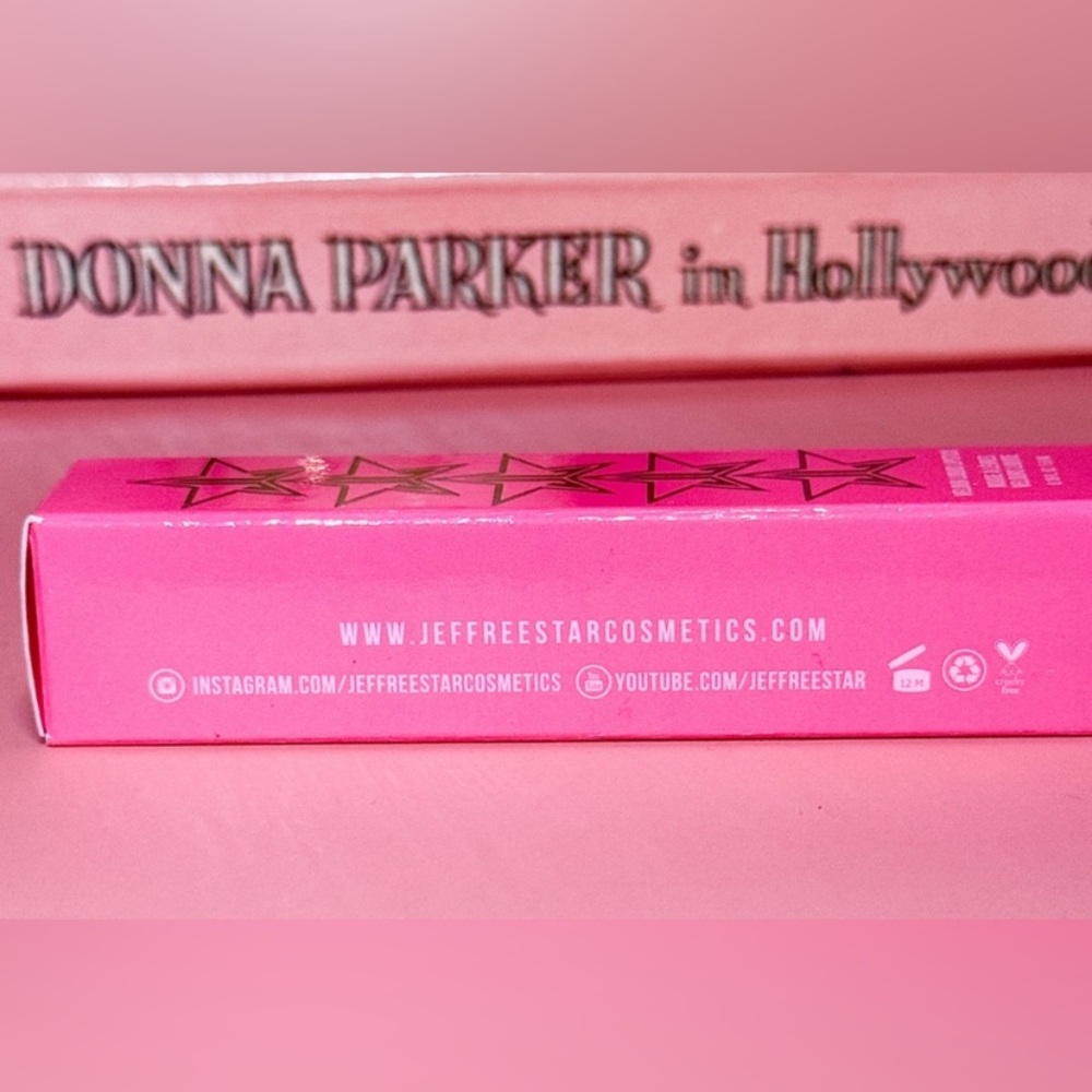 Jeffree Star Poinsettia Velour Liquid Lipstick NIB - Picture 6 of 8